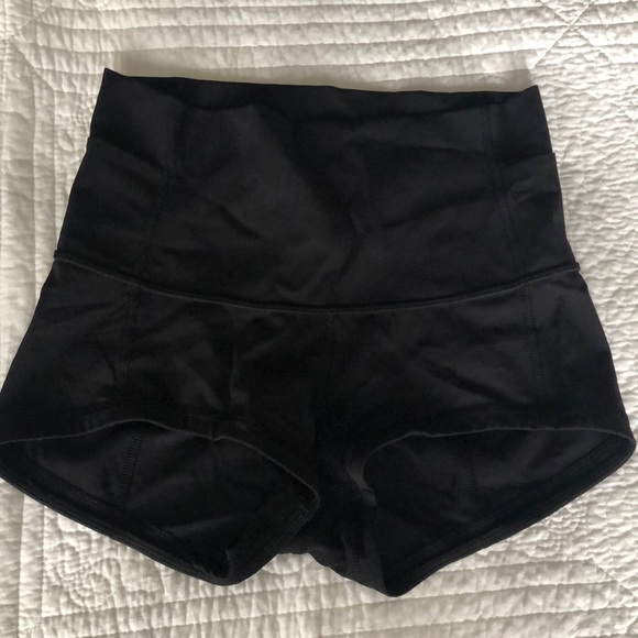 LULULEMON πMINI SHORTS β¨πΈEUC